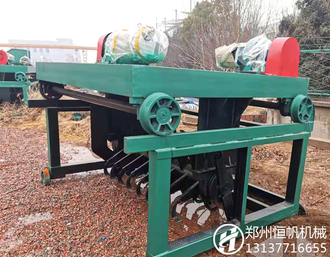 雞羊牛豬糞便制成有機肥需要用到哪些設(shè)備?配置一整套生產(chǎn)線需要花費多少錢?(圖2) 槽式翻拋機