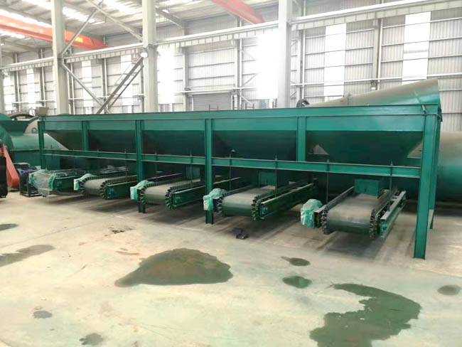 有機(jī)肥料生產(chǎn)設(shè)備都有那些?(圖3) 全自動(dòng)配料機(jī)