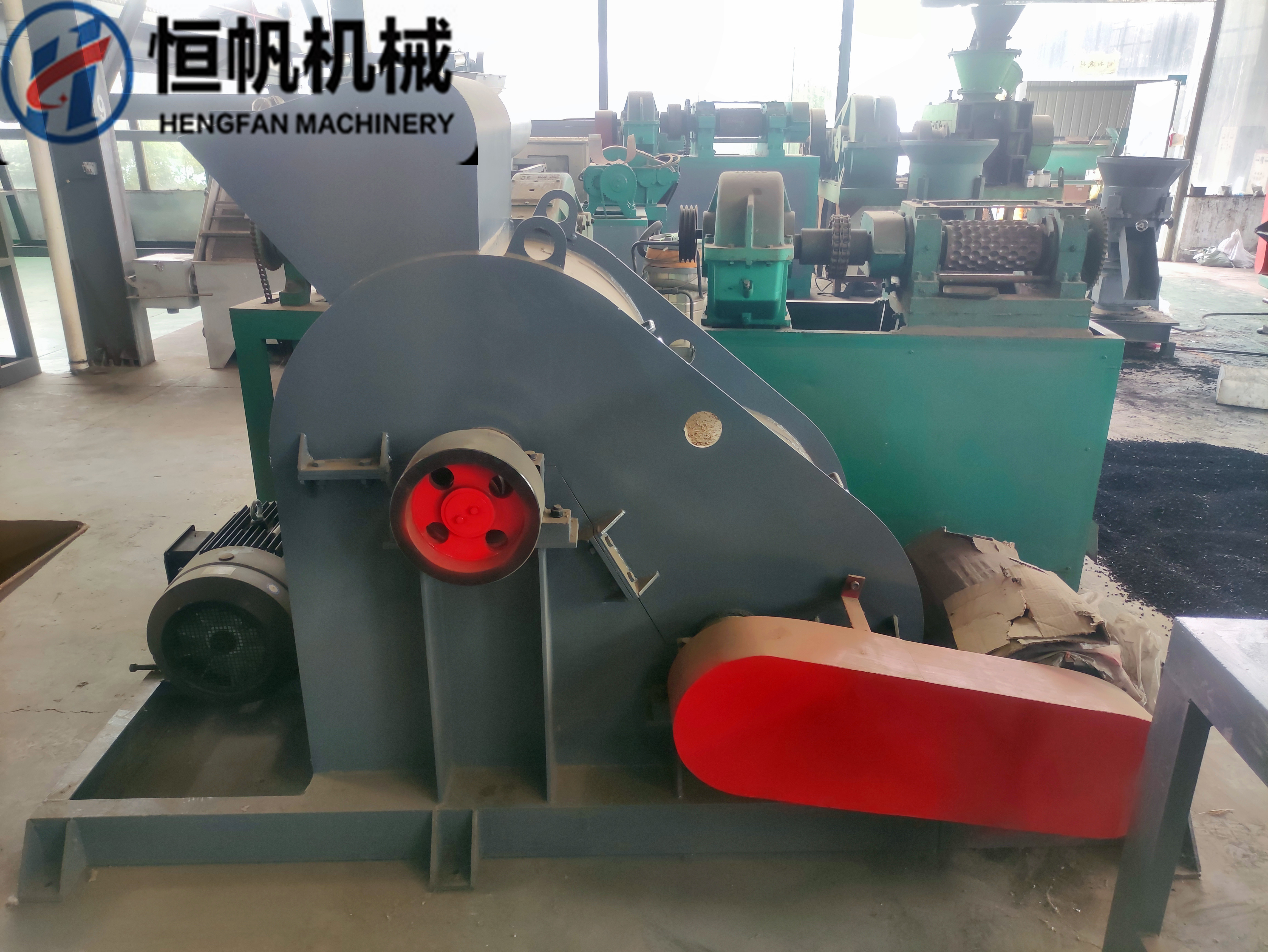 翻堆機與其他類型機如“打翻機”、 “攪拌機”、“螺旋翻攪機”等相比具有顯著特點(圖1)